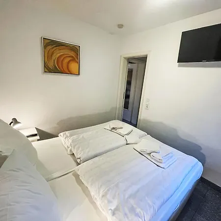 Apartment 2 In Ruhigem Haus By Interhome